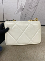 Chanel 19 Wallet On Chain