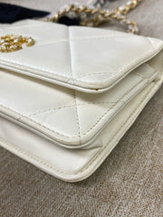 Chanel 19 Wallet On Chain