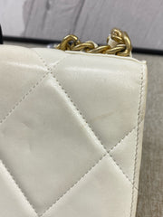 Chanel 19 Wallet On Chain