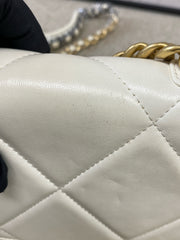 Chanel 19 Wallet On Chain