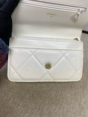 Chanel 19 Wallet On Chain