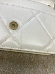 Chanel 19 Wallet On Chain