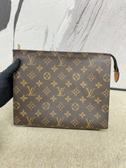Louis Vuitton Toiletry Pouch 26 Monogram