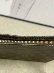 Louis Vuitton Toiletry Pouch 26 Monogram
